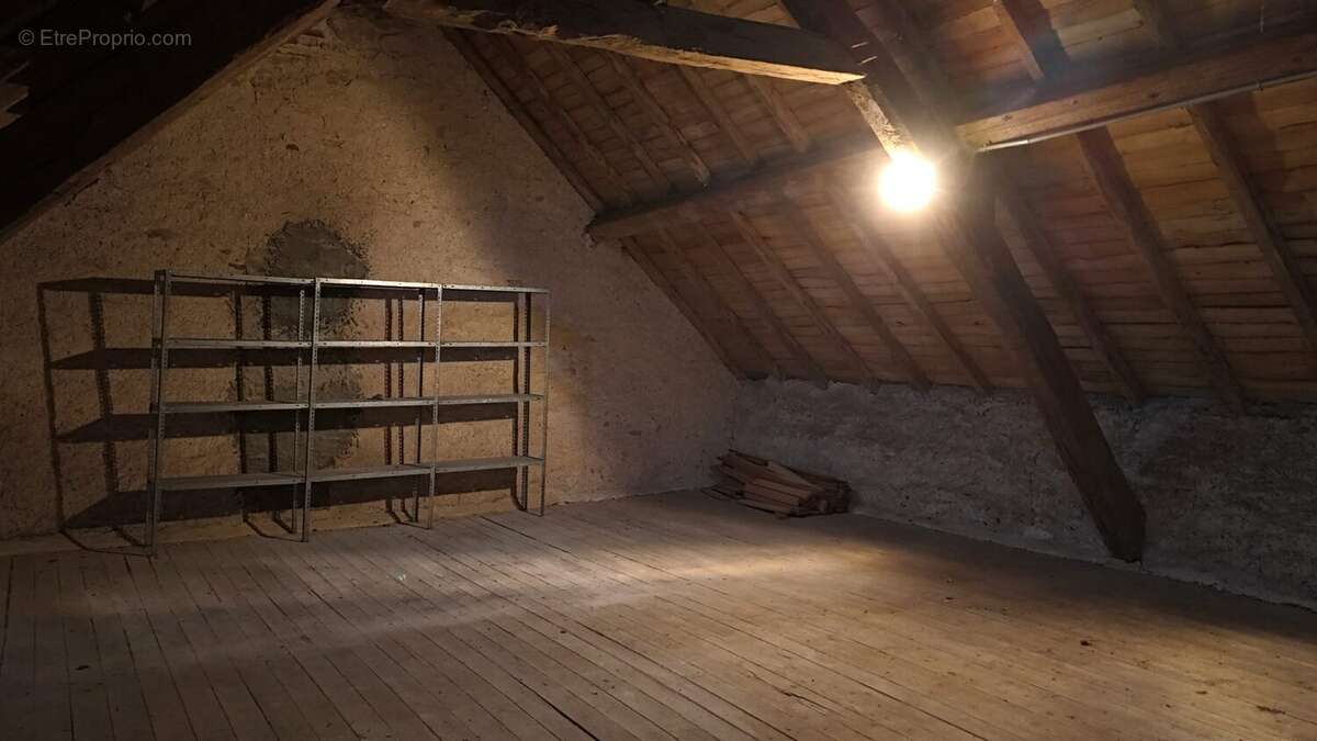 Maison à ECHASSIERES