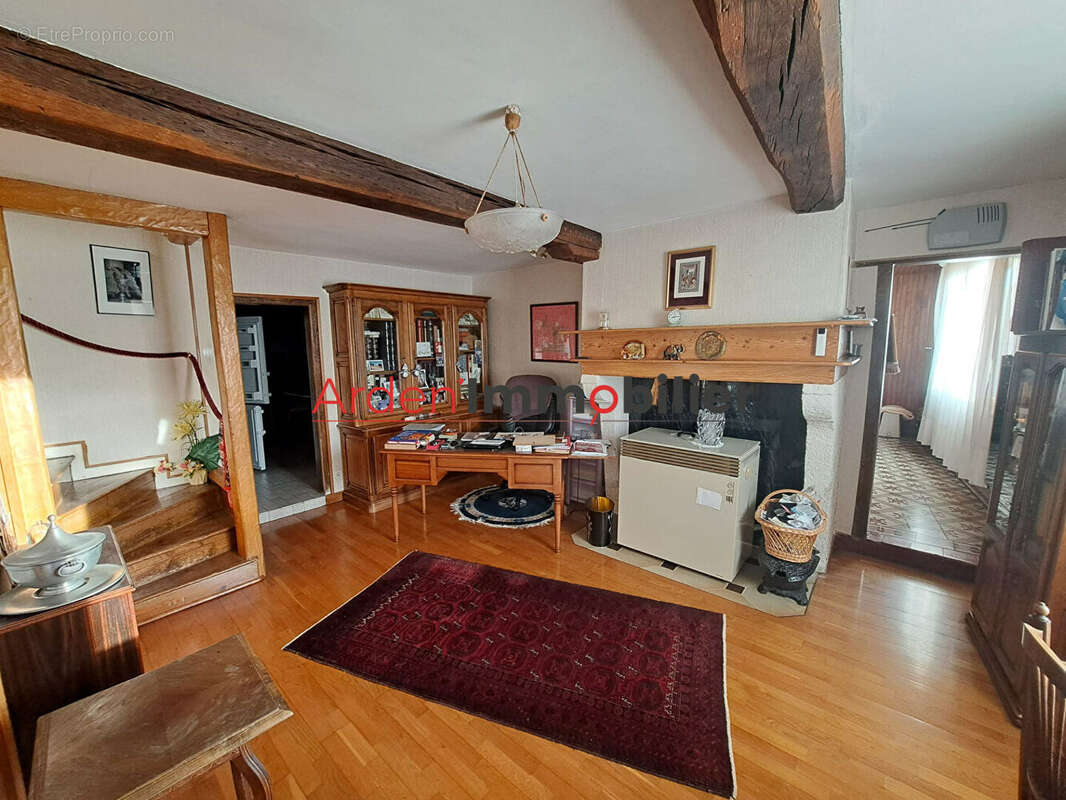 Maison à NOVY-CHEVRIERES