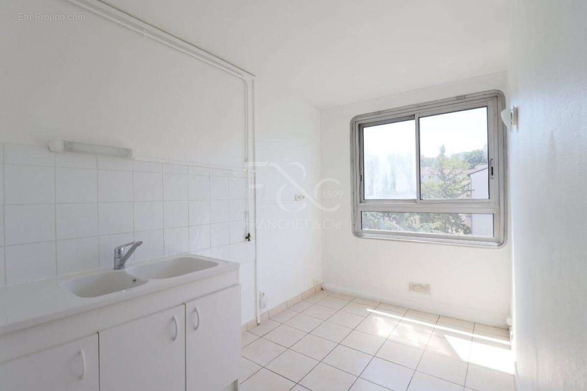 Appartement T4 de 68m² - Lyon 5 - photo 5