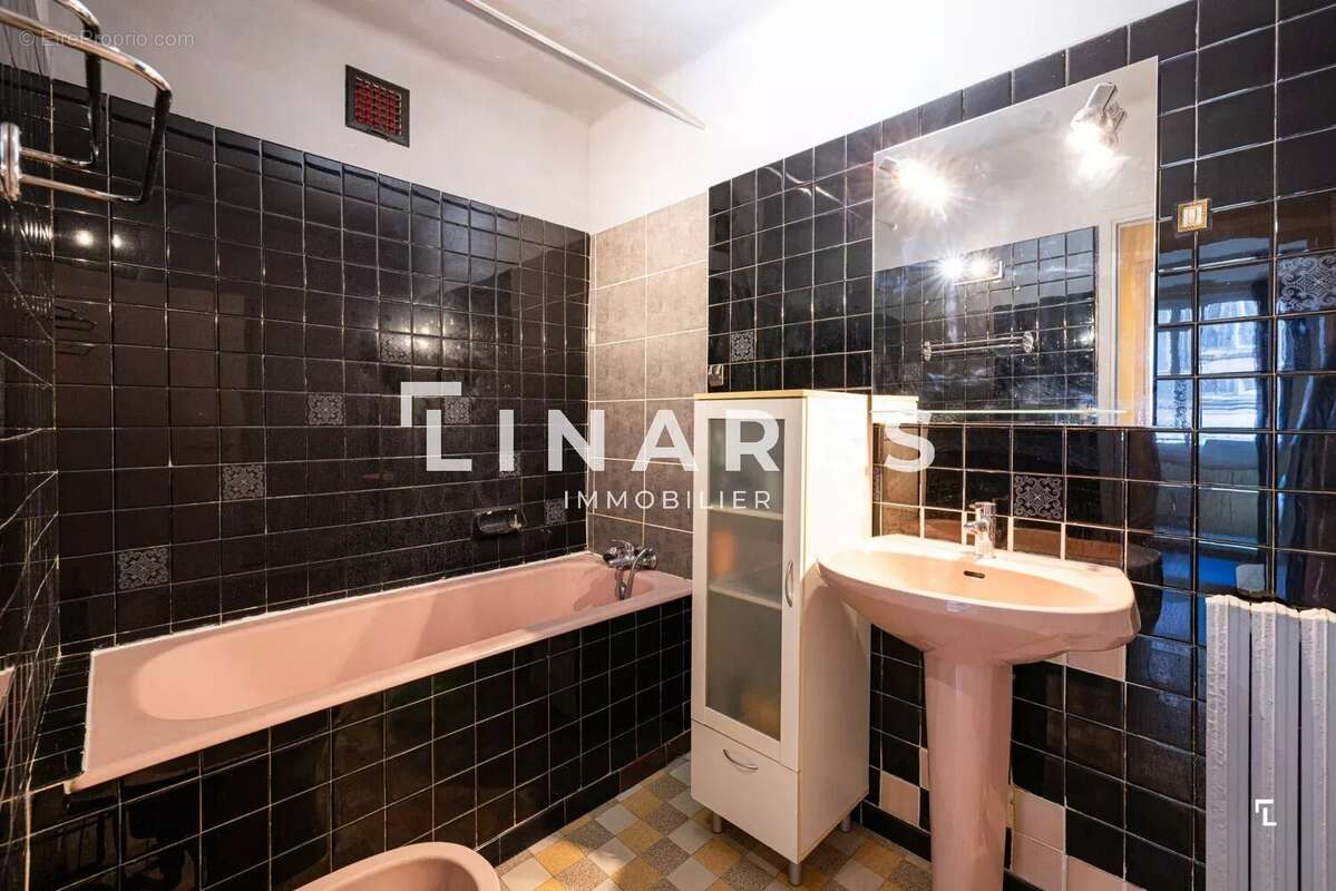 Appartement à MARSEILLE-3E