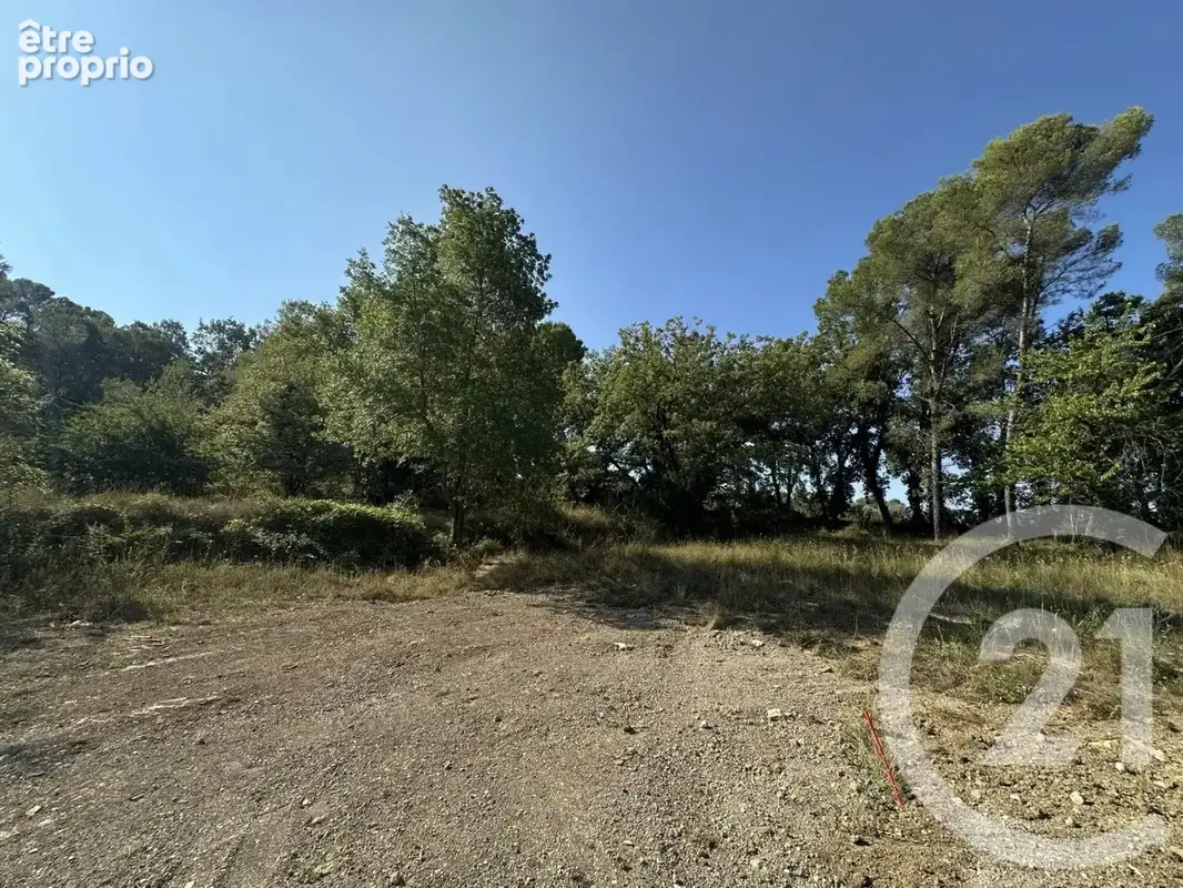 Terrain à MOUGINS