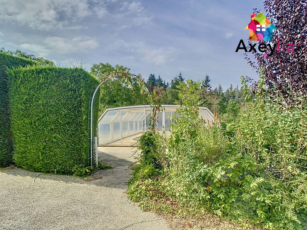 A vendre- saint-haon-le-vieux- maison familiale sur terrain de 3440 m2 avec piscine - photo 5