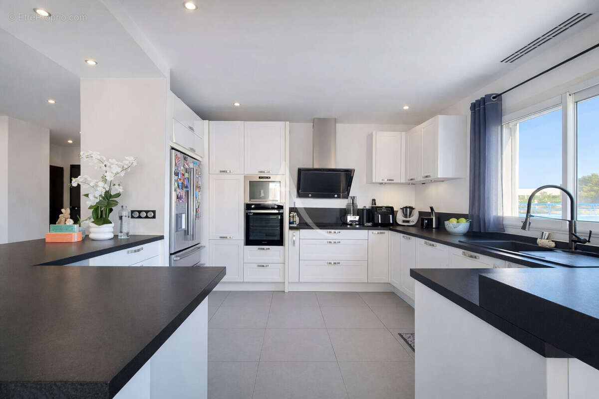 Propriété d'exception avec vue canal de 272 m² habitables sur terrain de 869 m² - photo 7