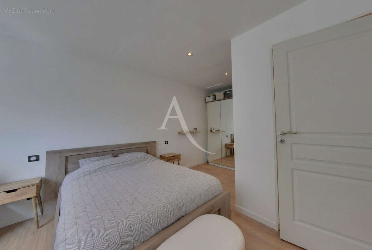 Appartement à OZOIR-LA-FERRIERE