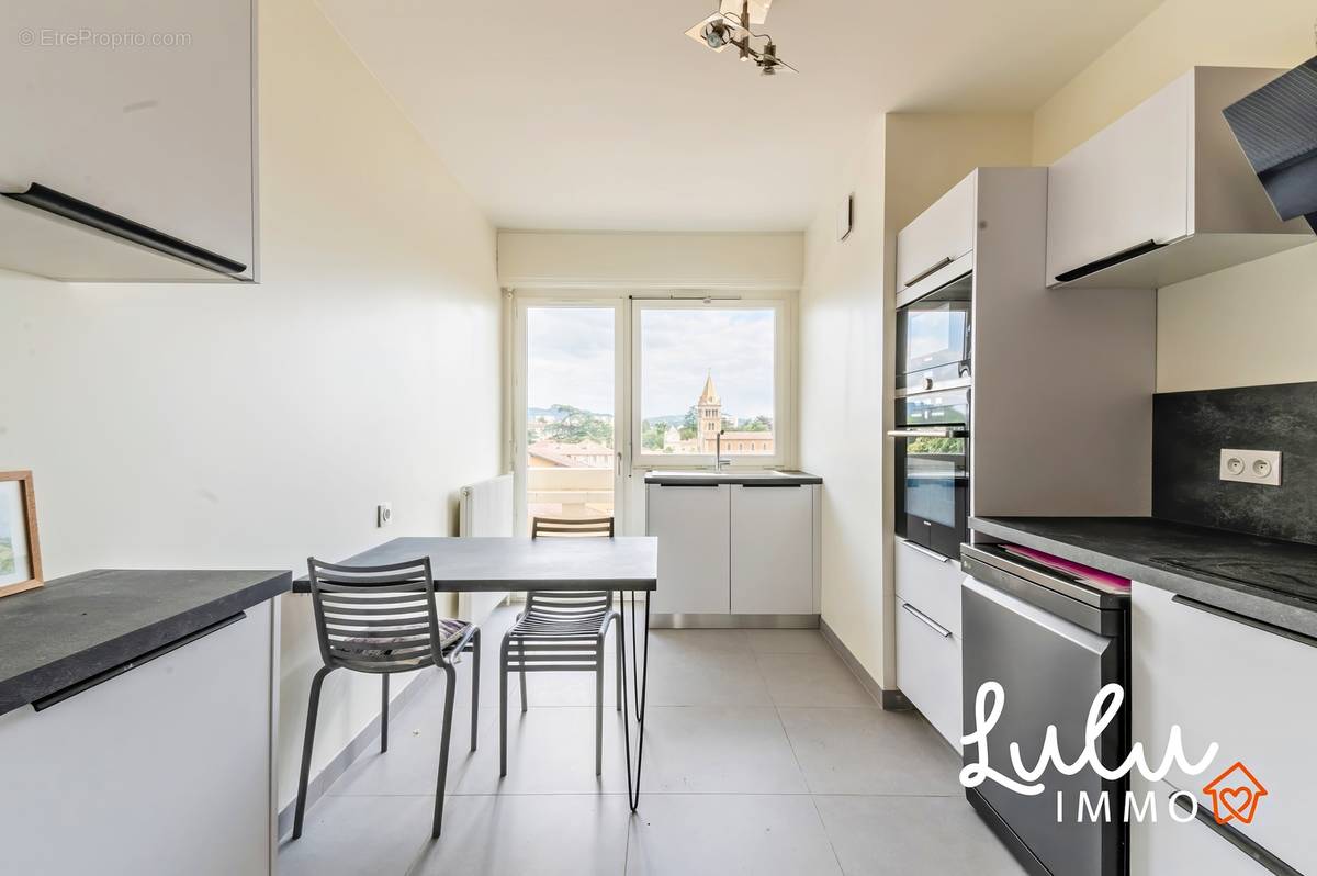 Appartement T4 120m2 - Plein Coeur Ecully - photo 6