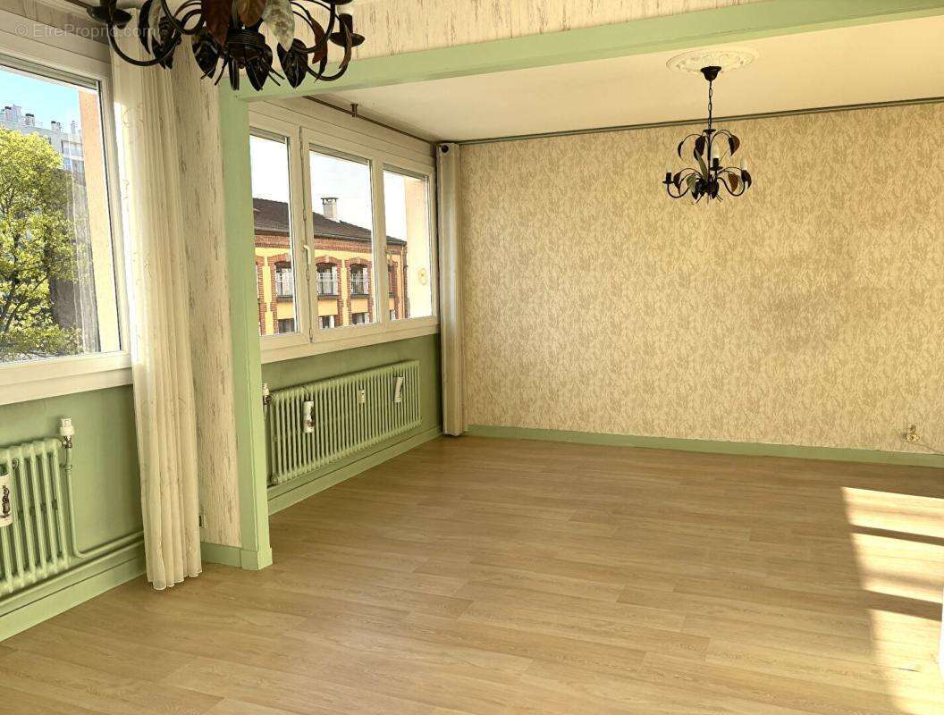 Appartement à SAINT-ETIENNE
