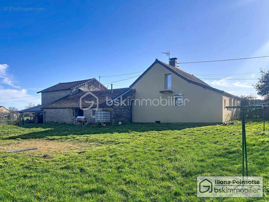 Maison à LA ROCHE-EN-BRENIL