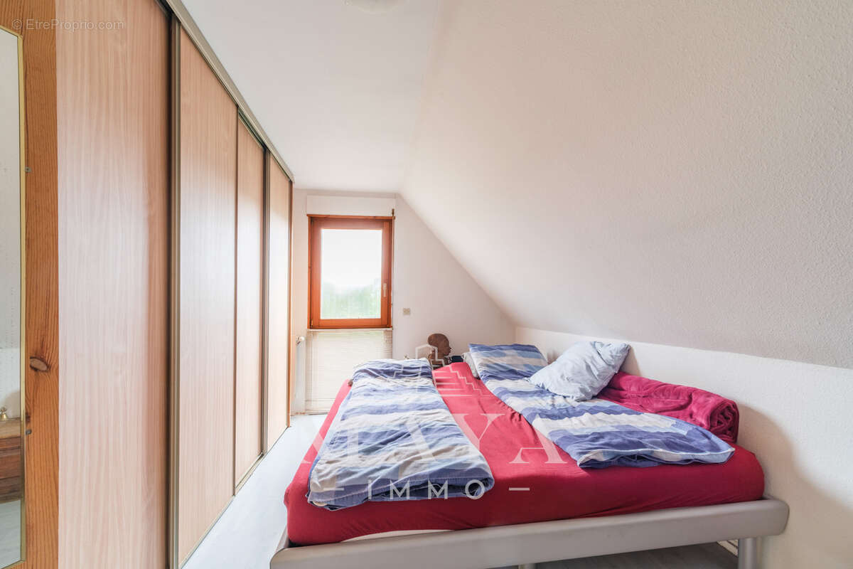 Maison à VILLAGE-NEUF