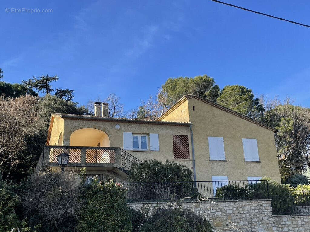 Maison 228 m² à Bagnols-Sur-Ceze  - photo 2