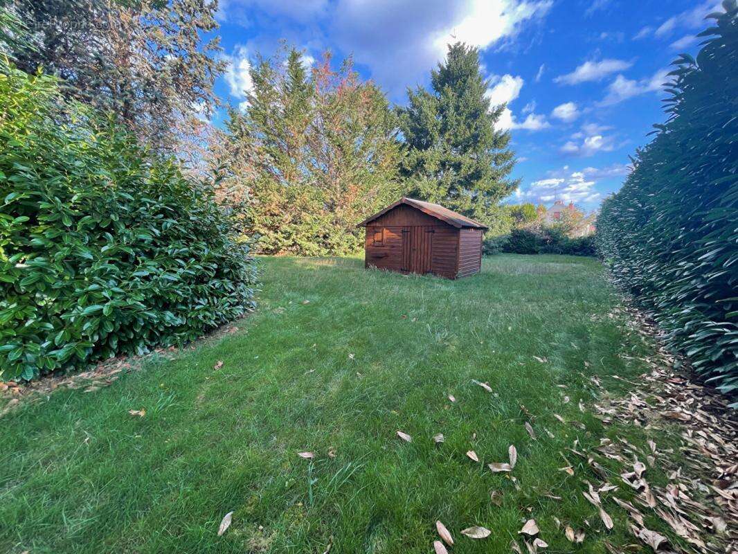 Exclusivité - Maison sur un terrain constructible de 2 300 m² à 2 pas du centre ville et des écoles à Châteauneuf Sur Loire - photo 12