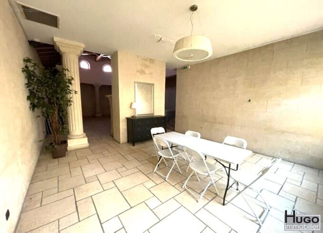 Commerce à SAINTE-EULALIE