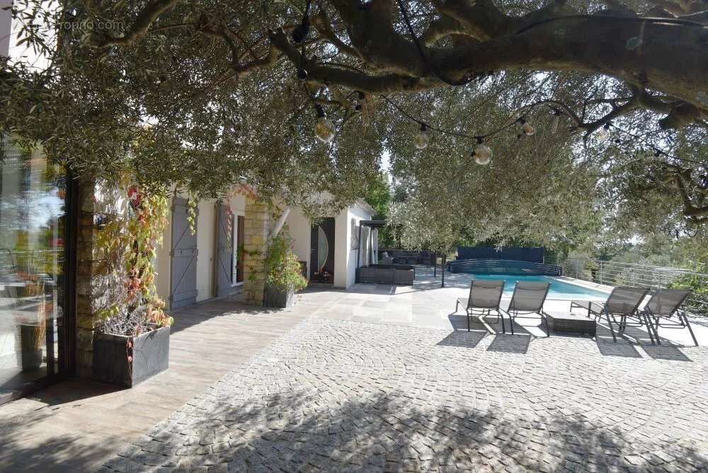 Maison à TOURRETTES