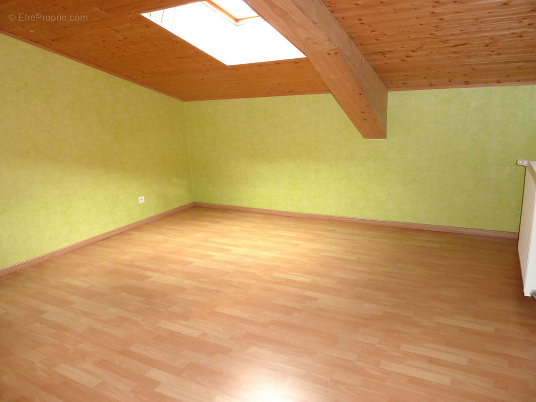 Appartement à ETALANS