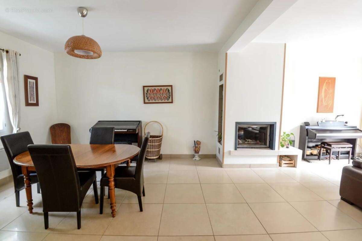 Maison à MONTIGNY-SUR-LOING