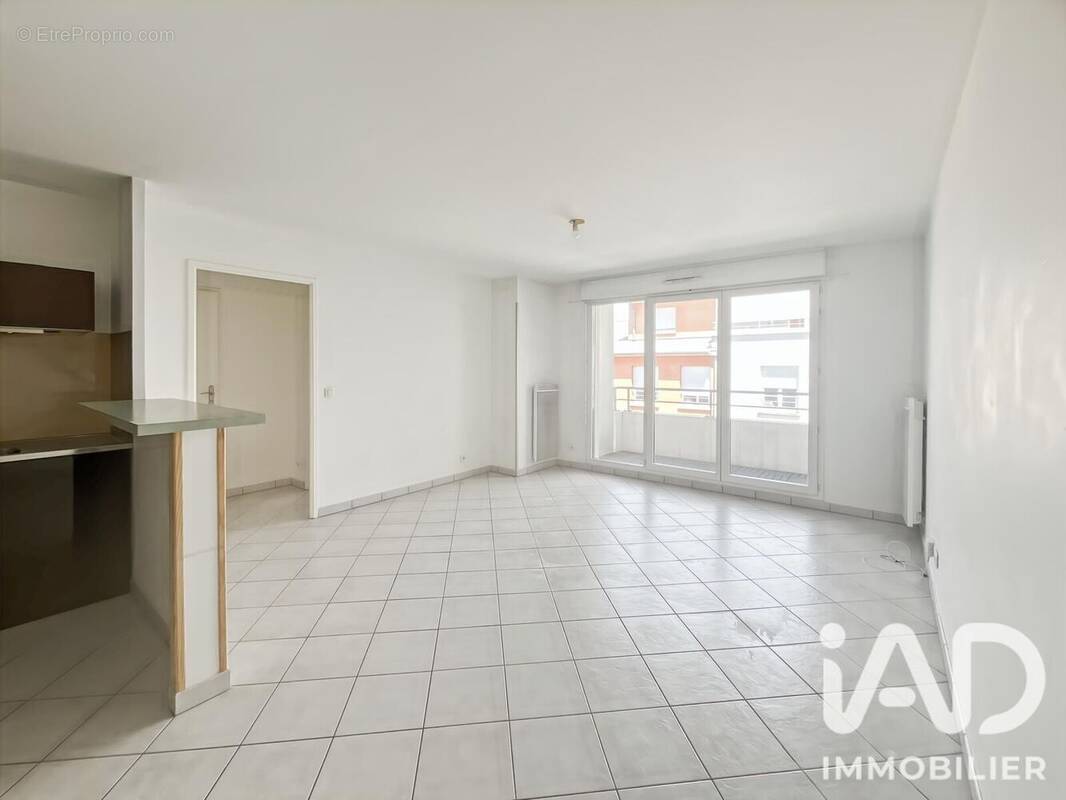 Photo 1 - Appartement à COMBS-LA-VILLE