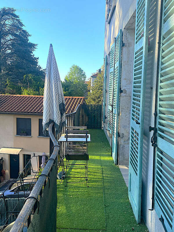 Appartement à NEUVILLE-SUR-SAONE