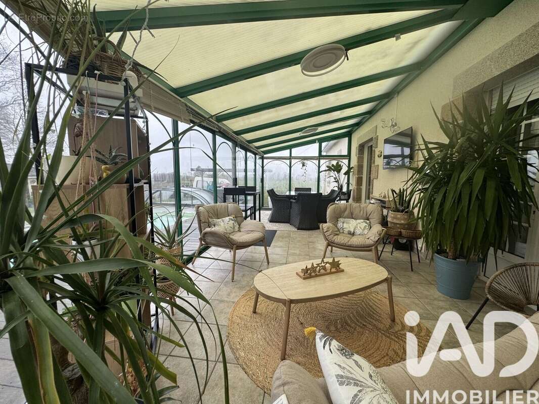 Maison 217 m² à Saint-Gilles-Les-Bois  - photo 3