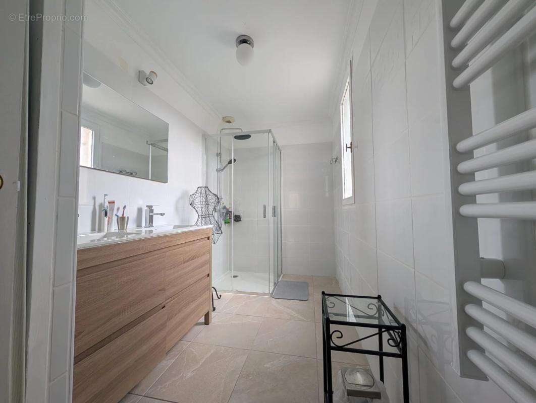 Maison à LES CLAYES-SOUS-BOIS