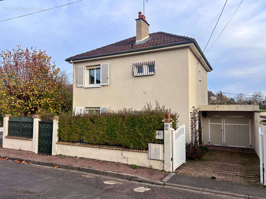 Maison à COULANGES-LES-NEVERS