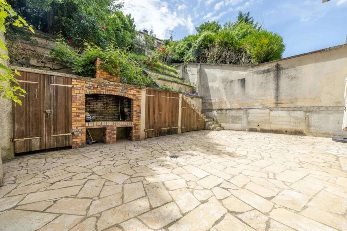 Maison de 9 pièces de 450 m² à Noisy-le-Sec - photo 15