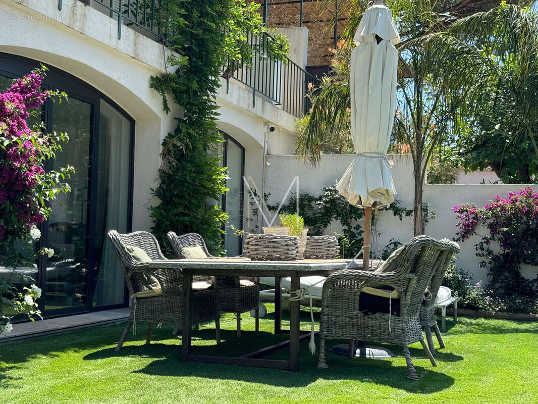 Appartement avec jardin a st tropez en hyper centre / place des lices a pied / byblos et tigrr - photo 2