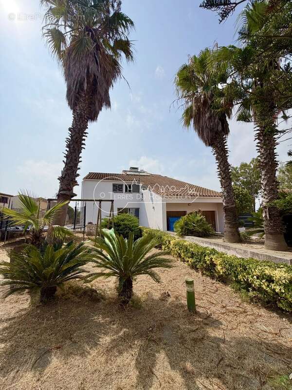 Villa F8 4 Faces 300 m² Canet Plage avec Piscine et Garage - photo 36