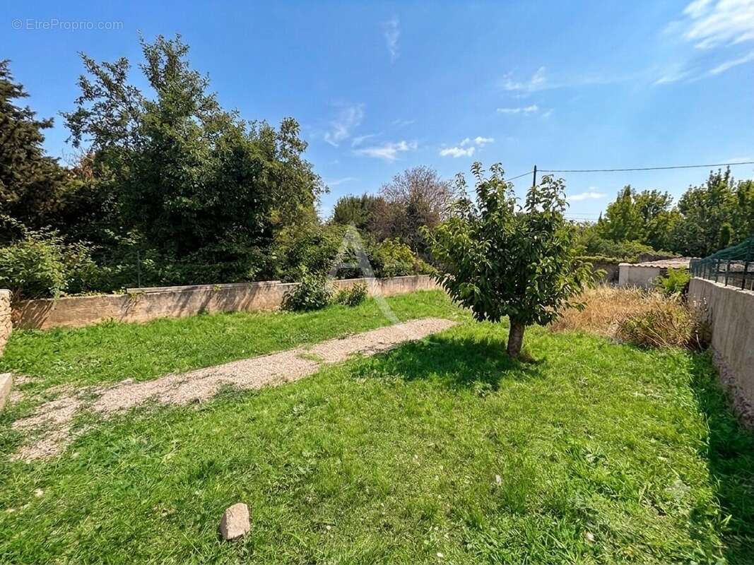 Villa t3/4 rénovée avec jardin proche centre - photo 10