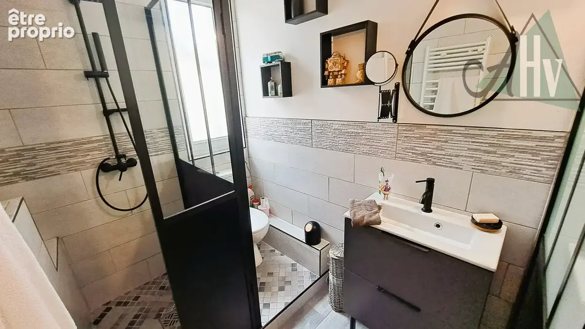 DRAVEIL (91) - Maison rénovée de 116 m2 avec 3 chambres et joli jardin arboré. - photo 9