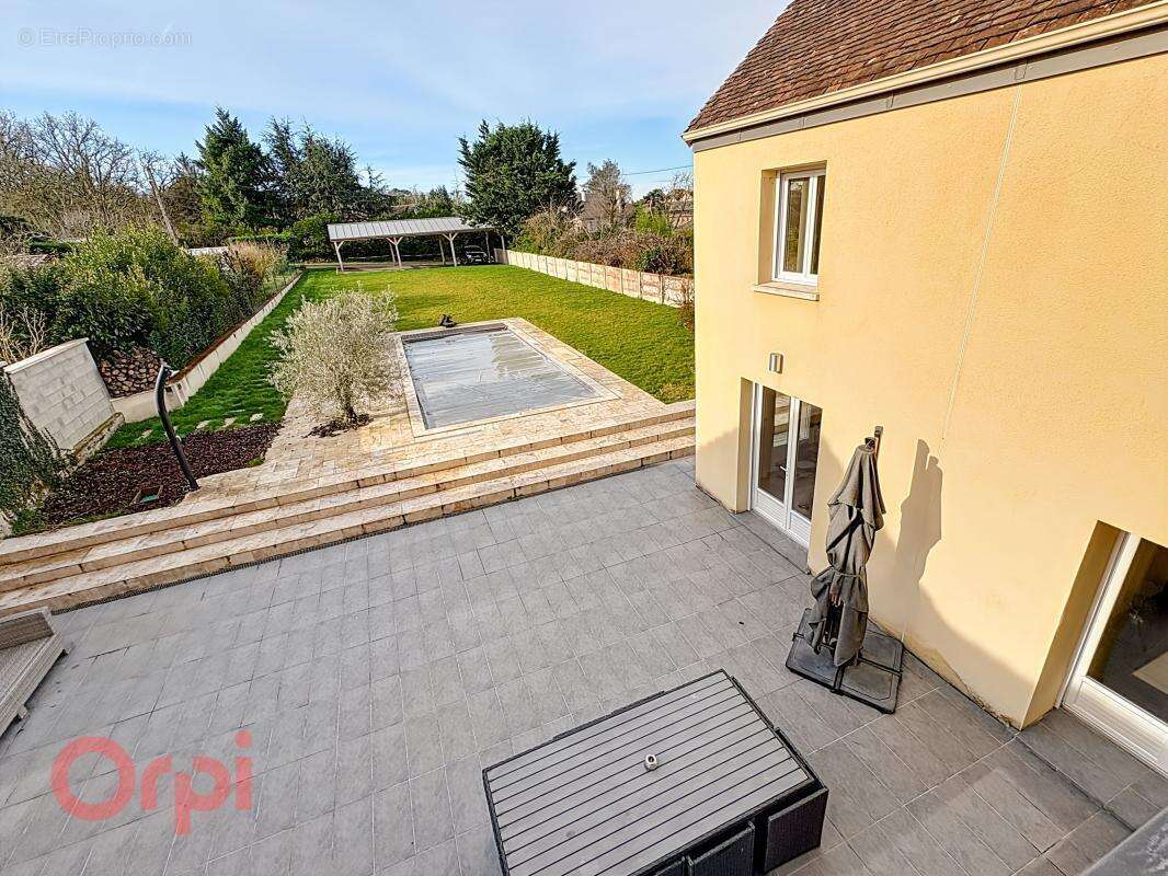 Maison à DUN-LE-POELIER