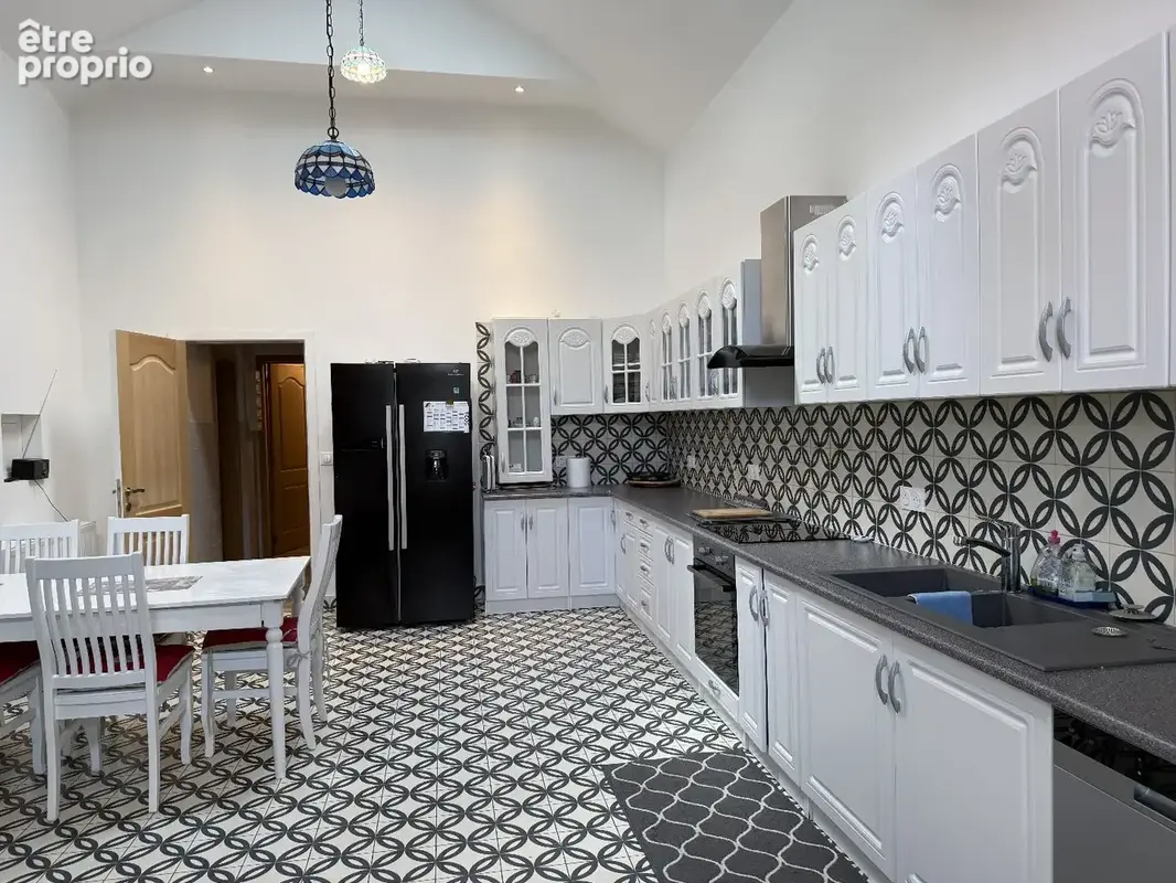 Grande et belle maison bourgeoise entièrement rénovée avec piscine et jardin clôturé - photo 10