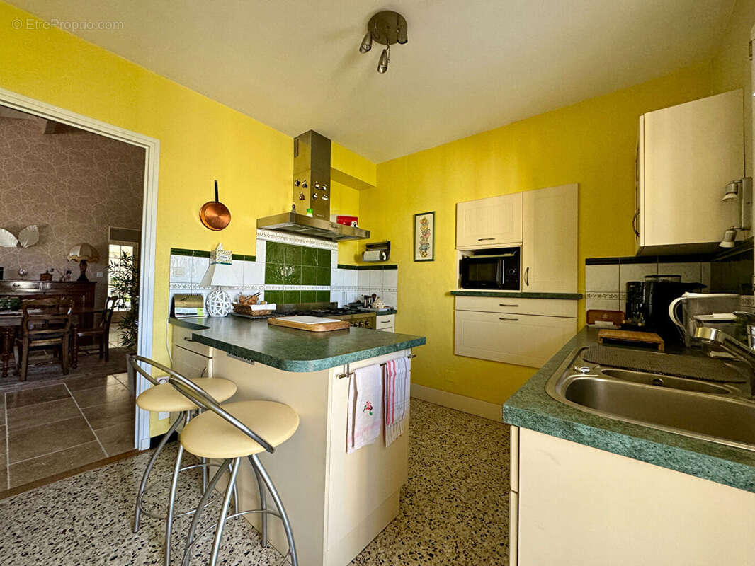 Maison Bagnols Sur Cèze - 7 pièces- 153 m² - photo 7