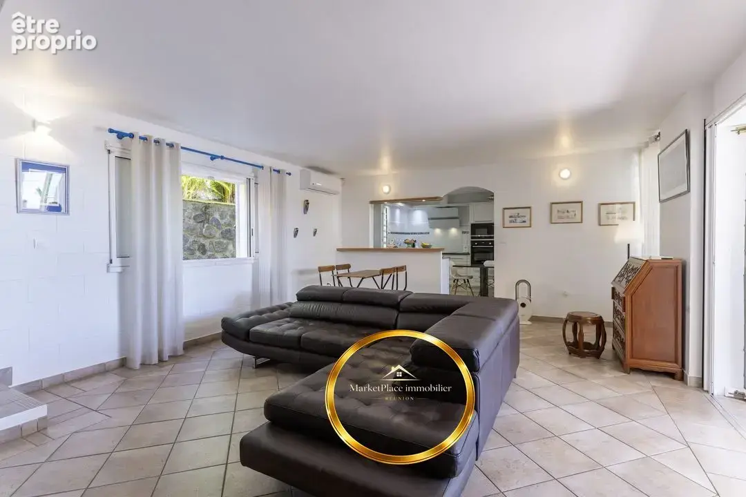 Maison 220 m² à Saint-Paul  - photo 5