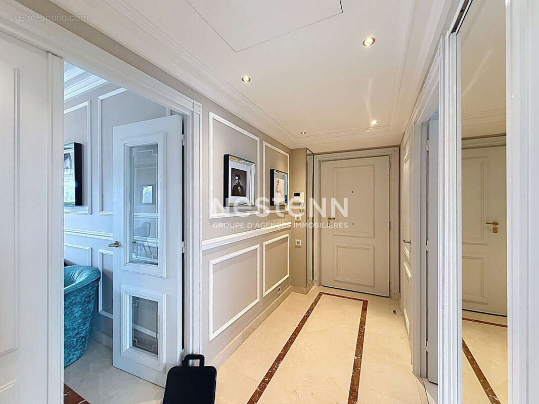 Appartement à VALLAURIS