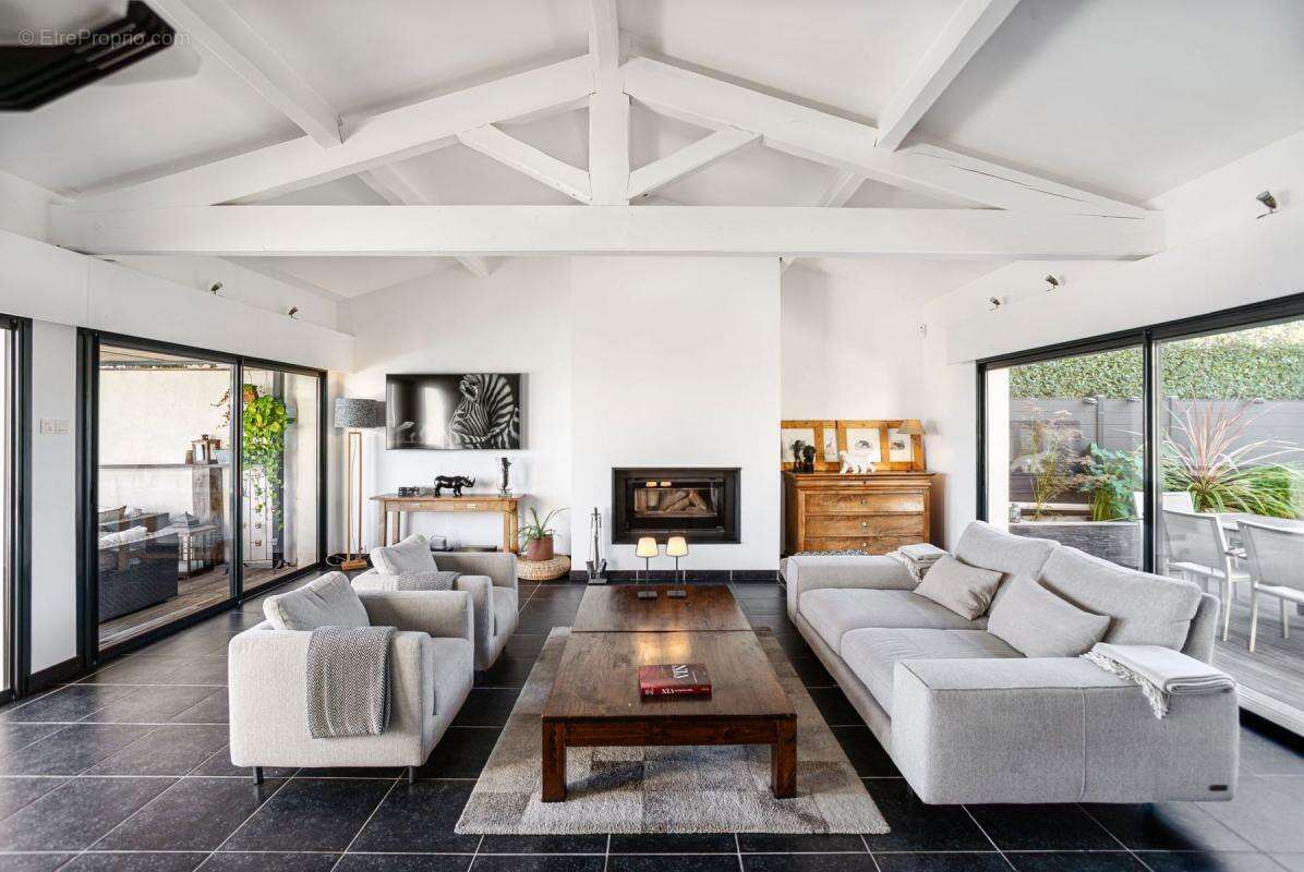 Maison à MANDELIEU-LA-NAPOULE