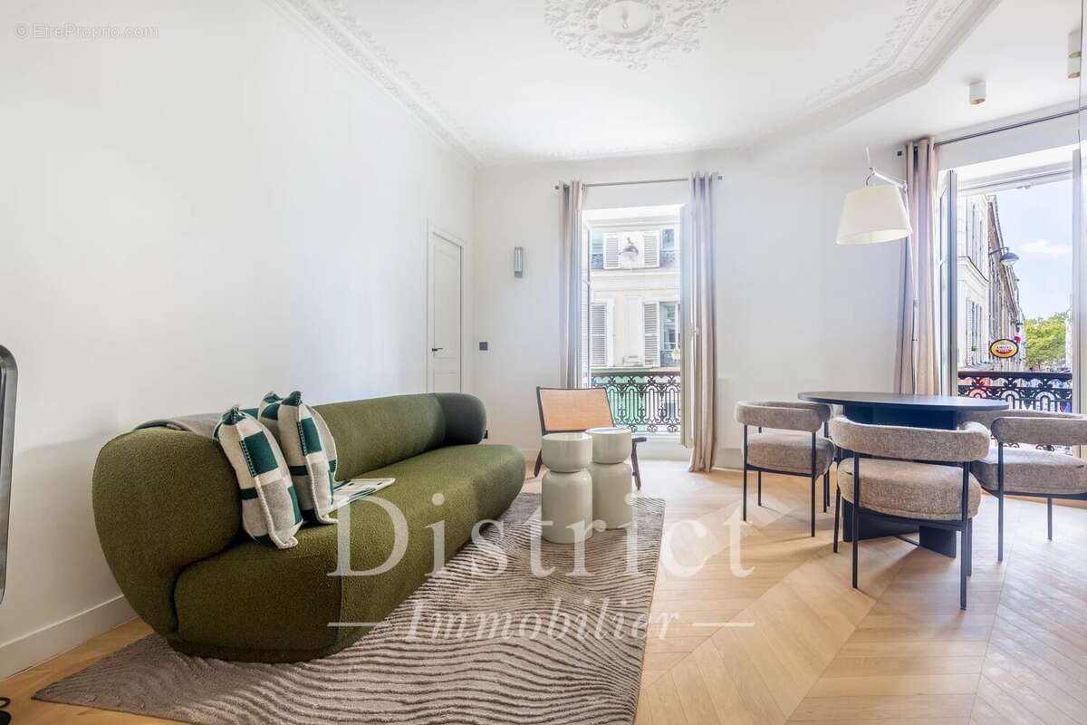 Appartement à PARIS-18E