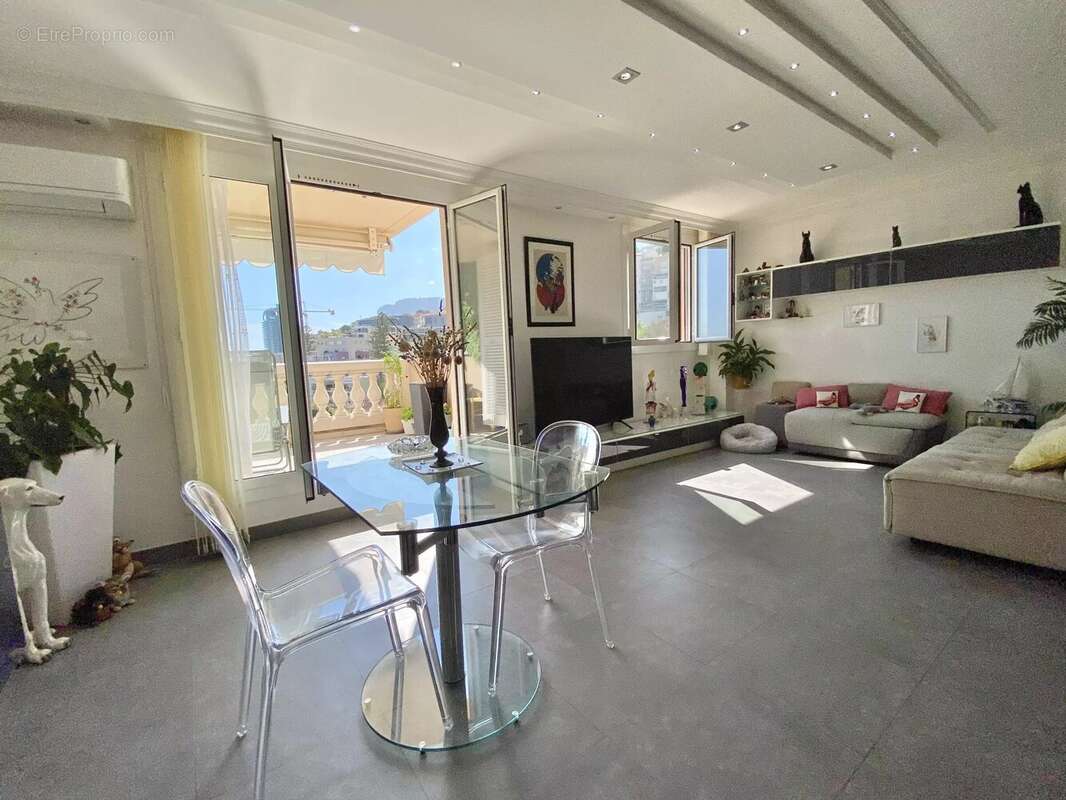 Appartement à ROQUEBRUNE-CAP-MARTIN