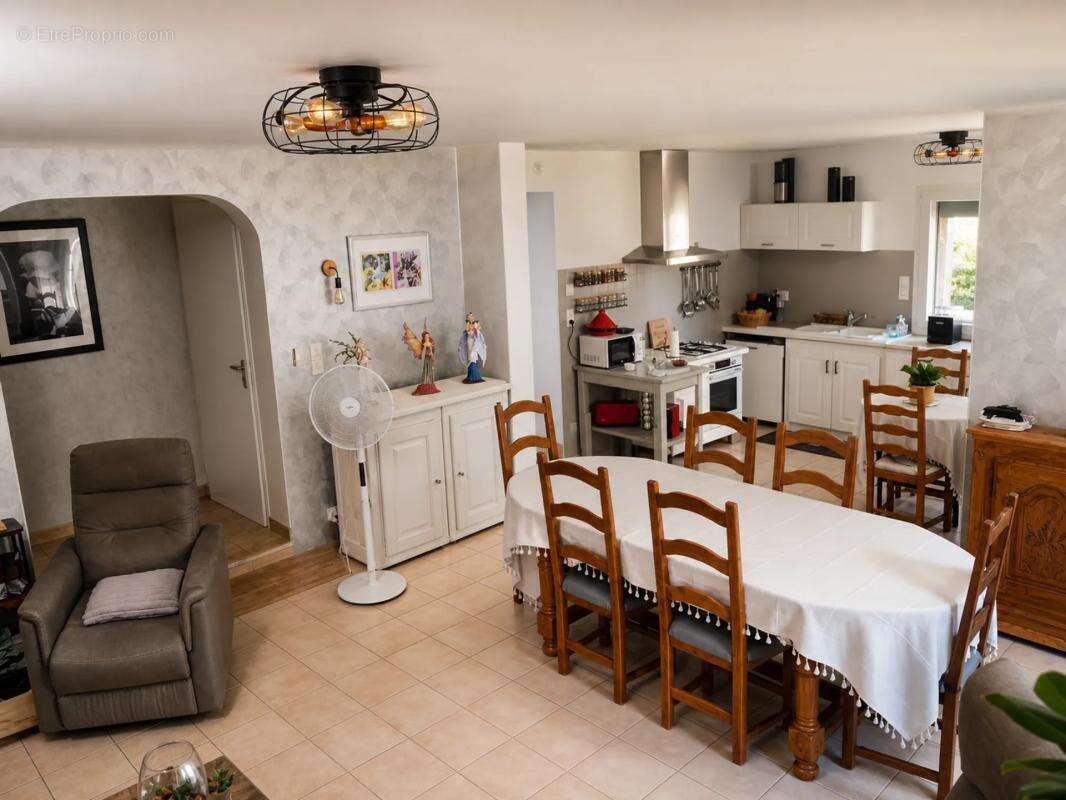 Maison de 7 pièces de 123 m² avec jardin à Beaumarchés - photo 3