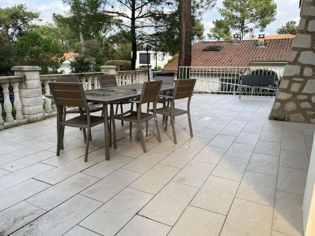 Maison à SAINT-GEORGES-DE-DIDONNE