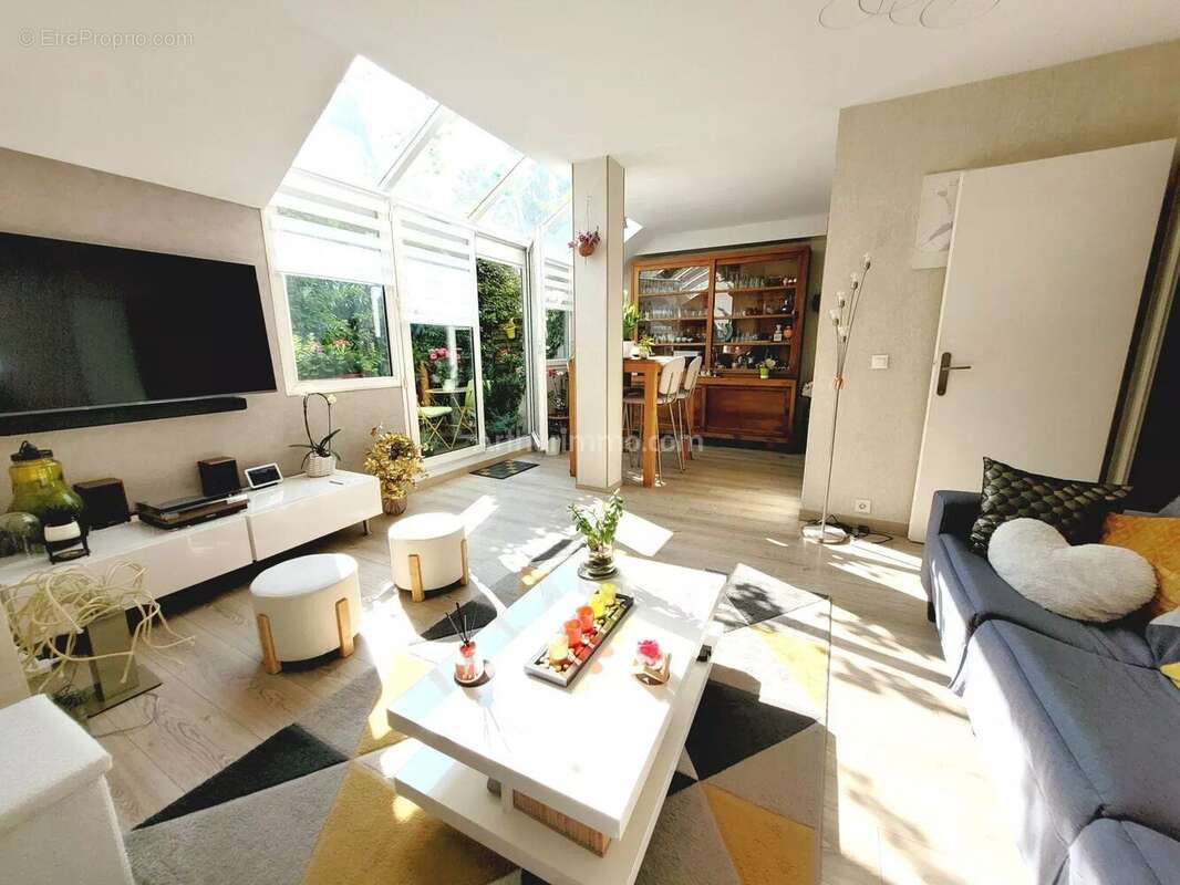 Appartement à LE PLESSIS-ROBINSON