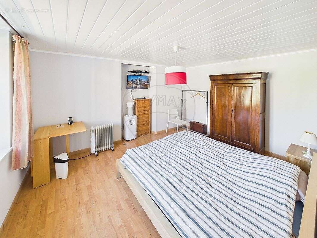 Maison à MANGIENNES