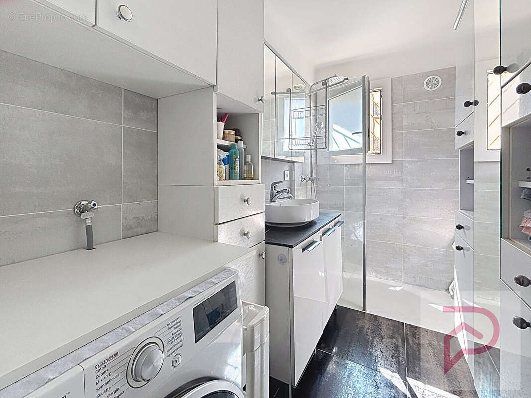 Appartement à SIX-FOURS-LES-PLAGES