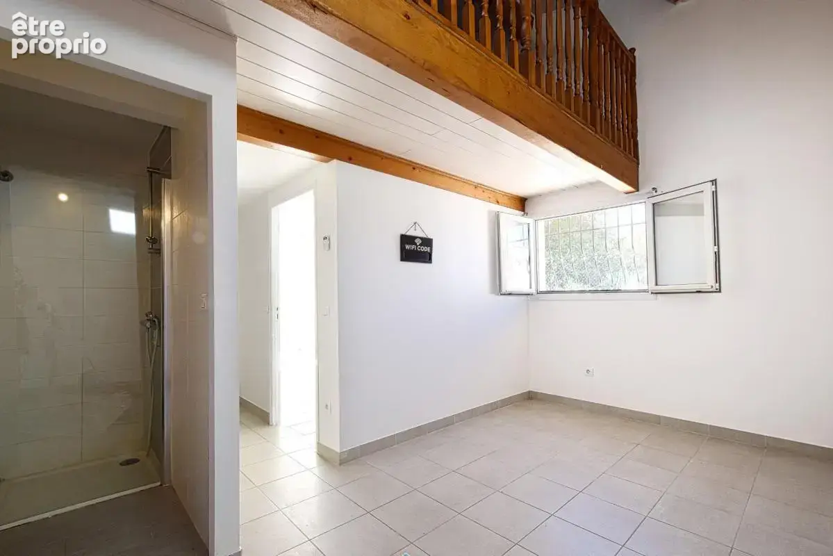 Villa de plain-pied avec piscine et appartement indépendant au calme - photo 18