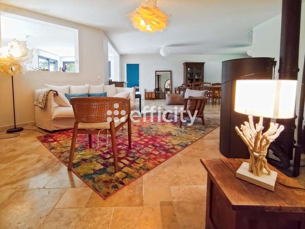 Maison 133 m² à Gemozac  - photo 5