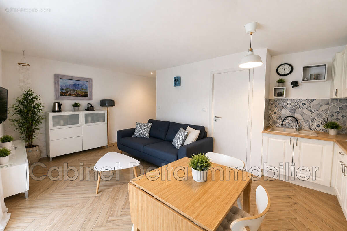 Appartement à SIX-FOURS-LES-PLAGES