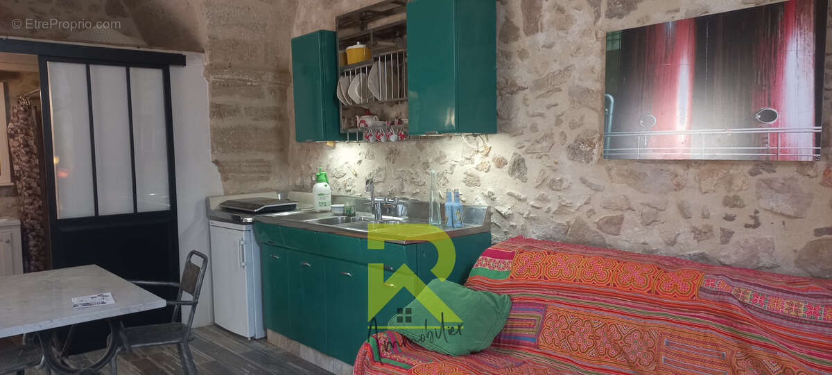 POMEROLS en plein cœur du centre historique une vigneronne entièrement rénovée pour un investissement atypique - photo 17