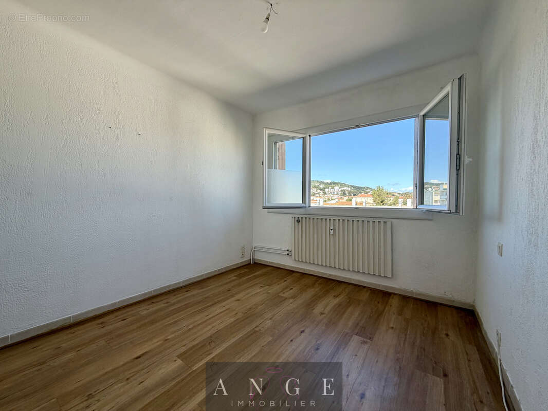 Appartement à HYERES