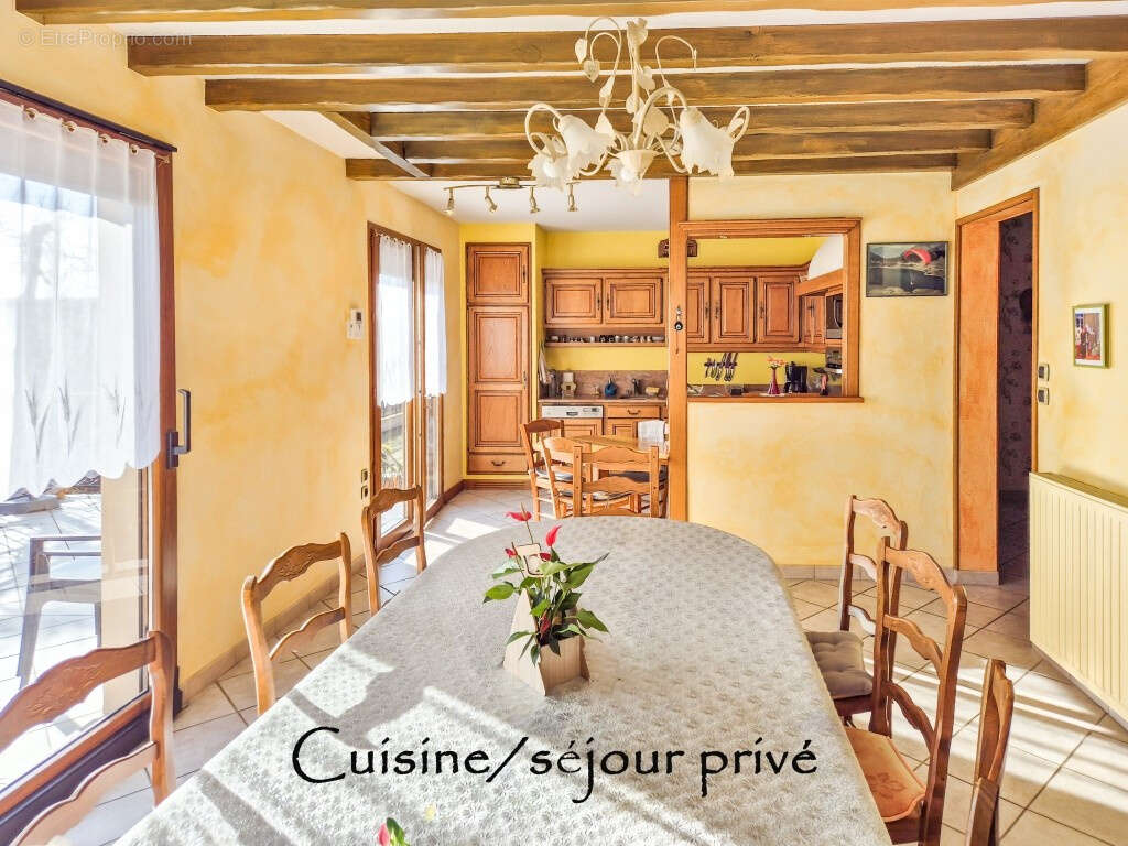 Maison à YENNE