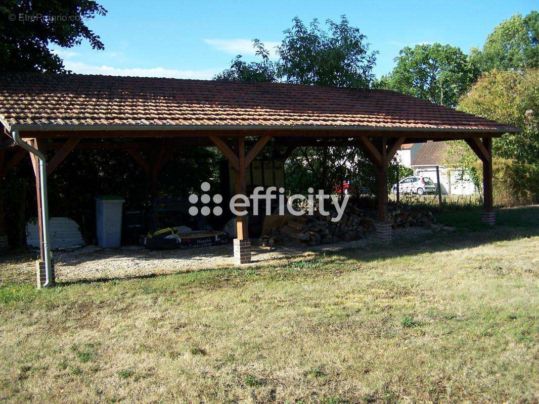 Terrain à SAINT-PIAT