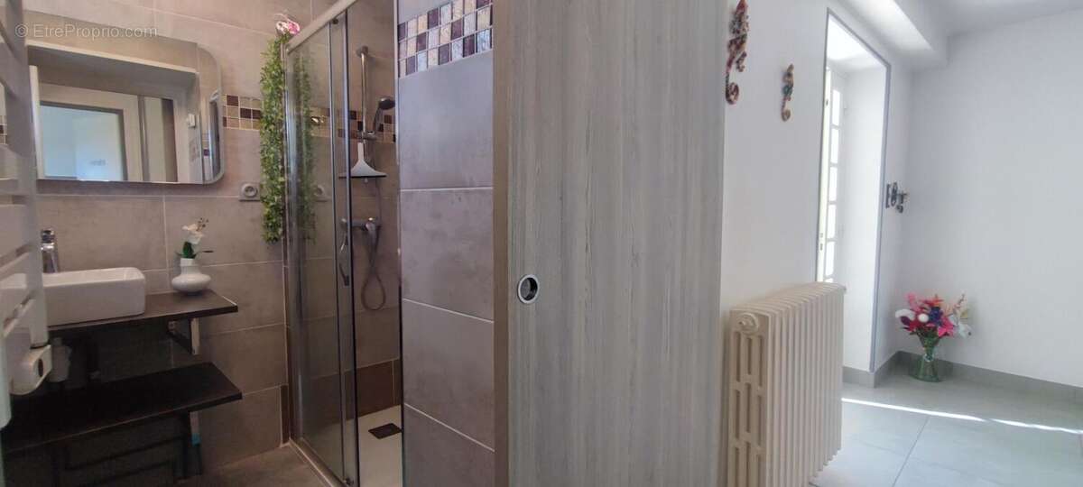 Maison à GREZIEU-LA-VARENNE