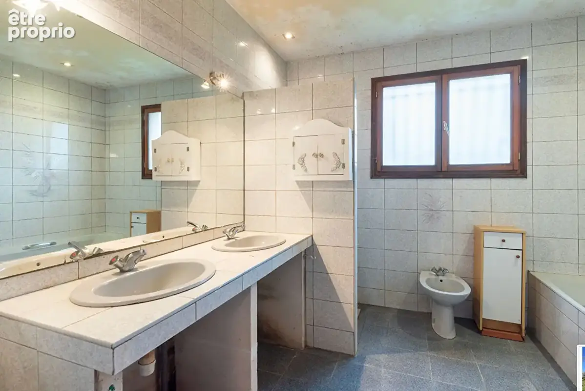 Maison 3 chambres  isolée, combles aménageable et dépendance - photo 6